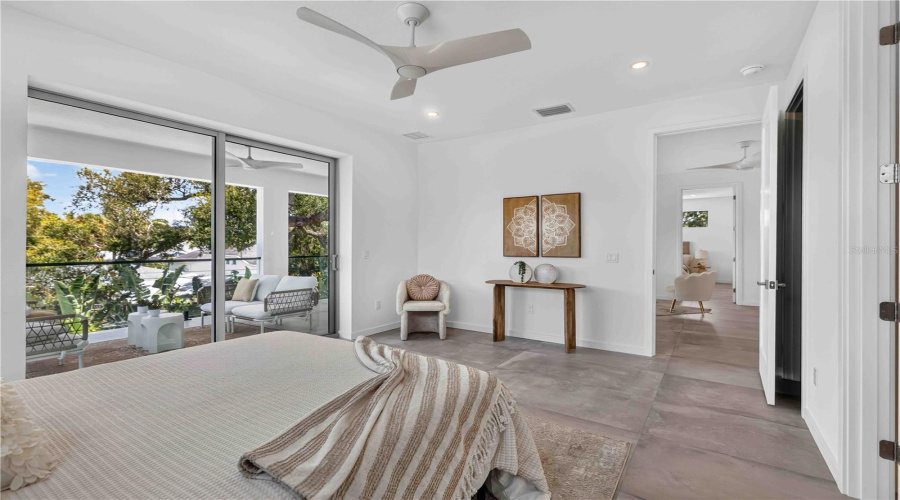 Sarasota, Florida 34239, 5 Bedroom Bedrooms, ,5 Bathroombathrooms,Residential,For Sale,Hillview,0,Mfra4703714