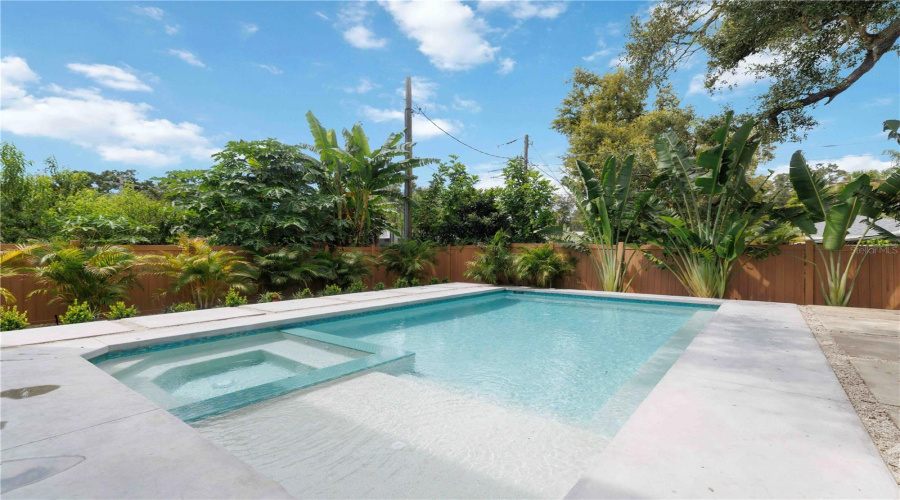 Sarasota, Florida 34239, 5 Bedroom Bedrooms, ,5 Bathroombathrooms,Residential,For Sale,Hillview,0,Mfra4703714