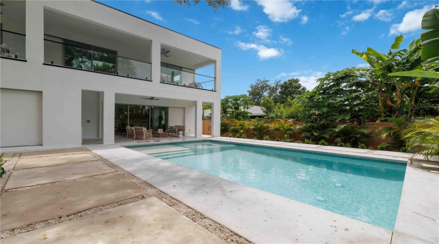 Sarasota, Florida 34239, 5 Bedroom Bedrooms, ,5 Bathroombathrooms,Residential,For Sale,Hillview,0,Mfra4703714
