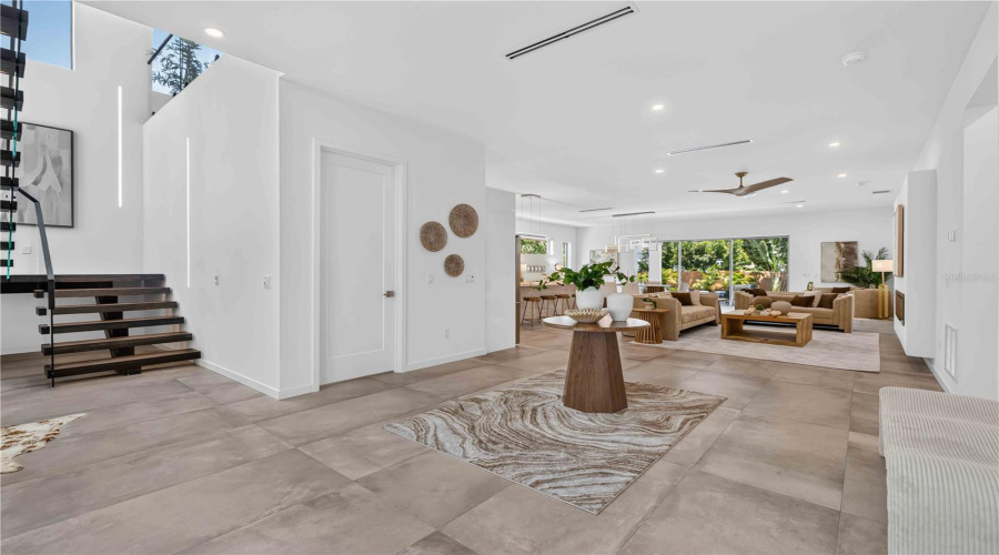 Sarasota, Florida 34239, 5 Bedroom Bedrooms, ,5 Bathroombathrooms,Residential,For Sale,Hillview,0,Mfra4703714