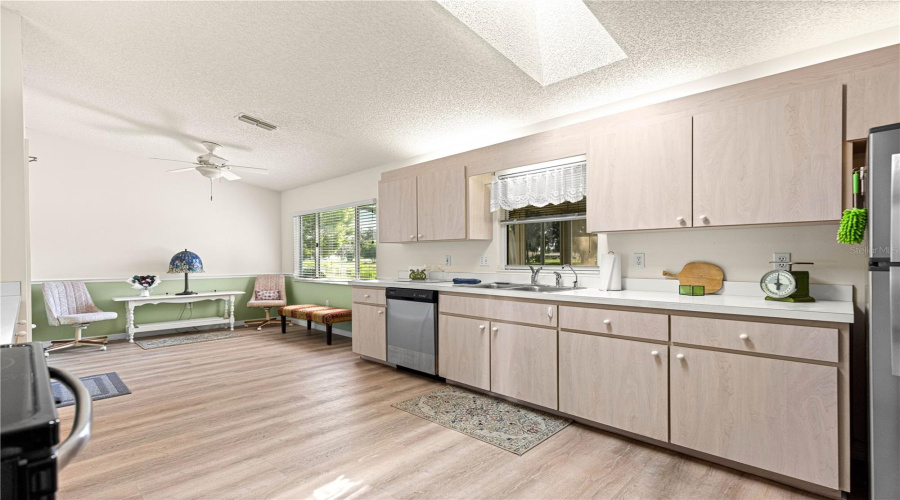 Summerfield, Florida 34491, 2 Bedroom Bedrooms, ,2 Bathroombathrooms,Residential,For Sale,99Th,0,Mfrg5116885