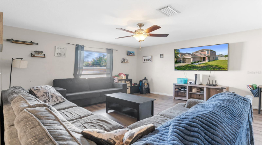 Ruskin, Florida 33573, 3 Bedroom Bedrooms, ,2 Bathroombathrooms,Residential,For Sale,Maroon Peak,0,Mfrtb8542579