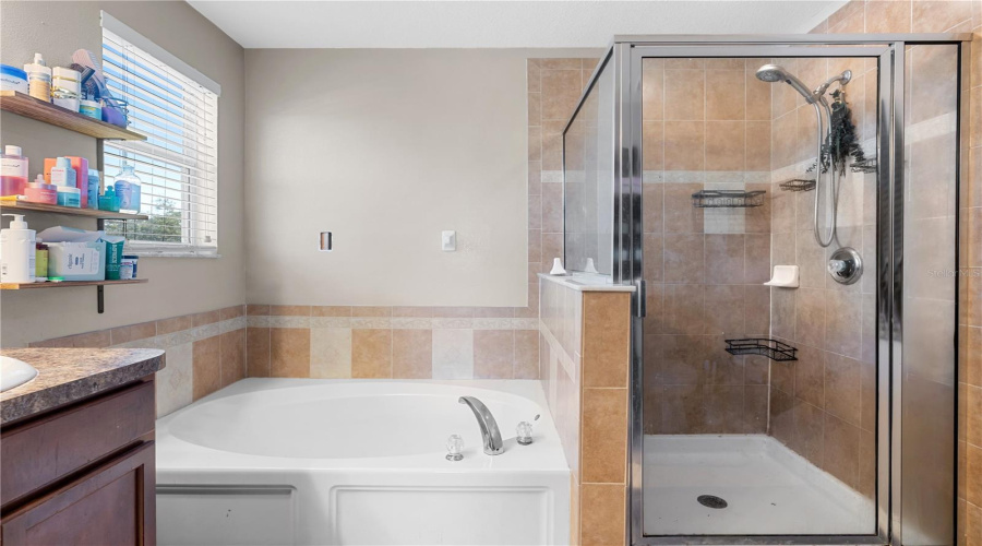 Ruskin, Florida 33573, 3 Bedroom Bedrooms, ,2 Bathroombathrooms,Residential,For Sale,Maroon Peak,0,Mfrtb8542579