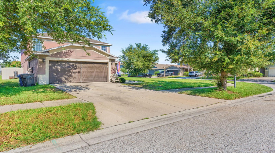 Ruskin, Florida 33573, 3 Bedroom Bedrooms, ,2 Bathroombathrooms,Residential,For Sale,Maroon Peak,0,Mfrtb8542579