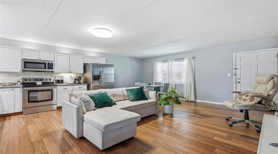 Tampa, Florida 33614, 1 Bedroom Bedrooms, ,1 Bathroombathrooms,Residential,For Sale,Michael,0,Mfrtb8538668