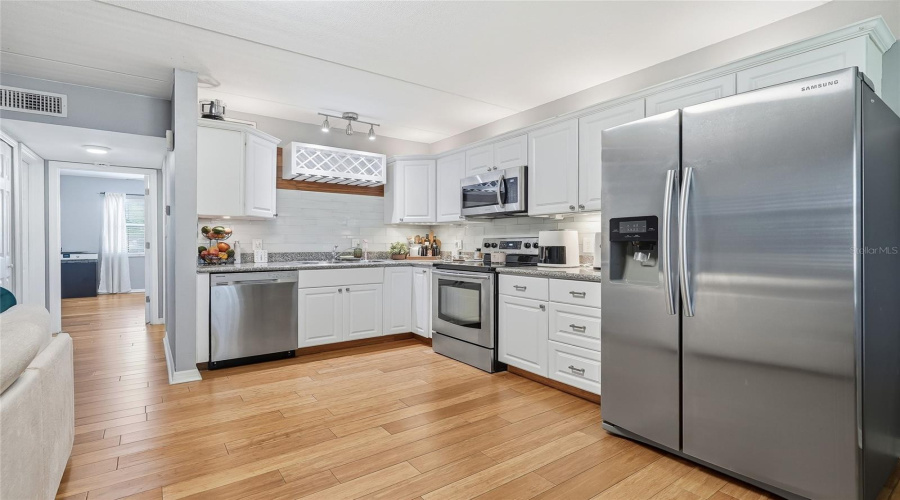 Tampa, Florida 33614, 1 Bedroom Bedrooms, ,1 Bathroombathrooms,Residential,For Sale,Michael,0,Mfrtb8538668
