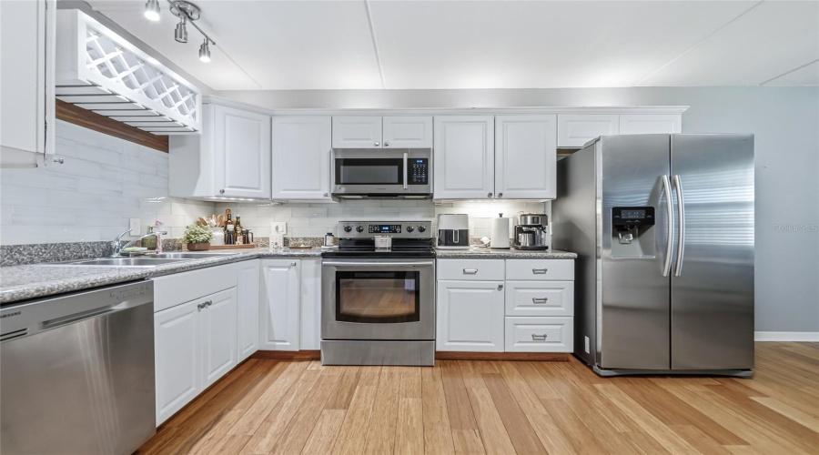 Tampa, Florida 33614, 1 Bedroom Bedrooms, ,1 Bathroombathrooms,Residential,For Sale,Michael,0,Mfrtb8538668