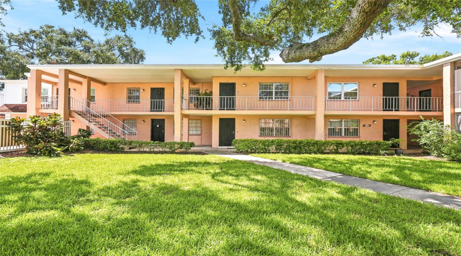 Tampa, Florida 33614, 1 Bedroom Bedrooms, ,1 Bathroombathrooms,Residential,For Sale,Michael,0,Mfrtb8538668