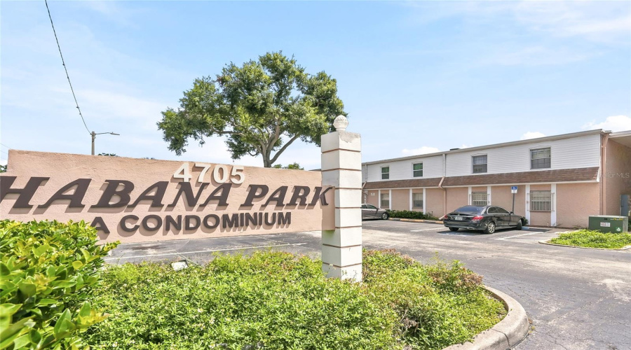 Tampa, Florida 33614, 1 Bedroom Bedrooms, ,1 Bathroombathrooms,Residential,For Sale,Michael,0,Mfrtb8538668