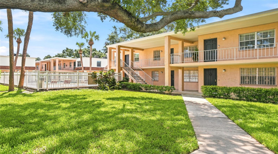 Tampa, Florida 33614, 1 Bedroom Bedrooms, ,1 Bathroombathrooms,Residential,For Sale,Michael,0,Mfrtb8538668