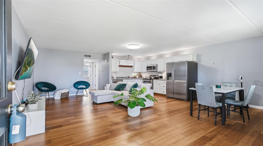 Tampa, Florida 33614, 1 Bedroom Bedrooms, ,1 Bathroombathrooms,Residential,For Sale,Michael,0,Mfrtb8538668