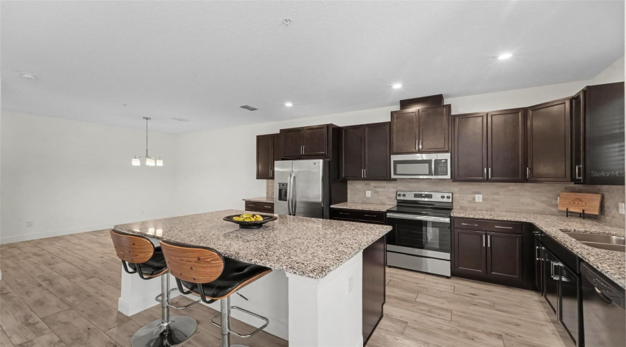 Orlando, Florida 32827, 3 Bedroom Bedrooms, ,2 Bathroombathrooms,Residential,For Sale,Salk,0,Mfro6436420