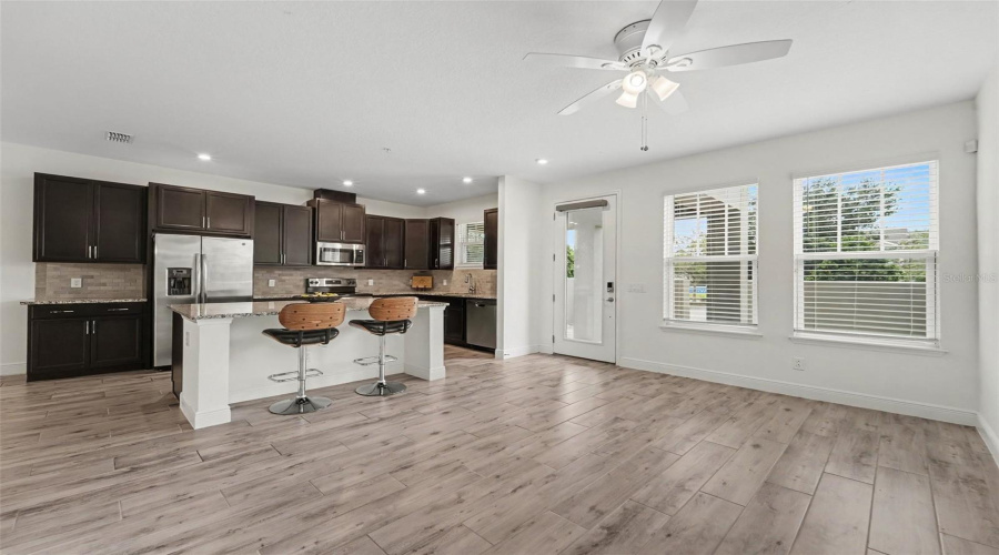 Orlando, Florida 32827, 3 Bedroom Bedrooms, ,2 Bathroombathrooms,Residential,For Sale,Salk,0,Mfro6436420