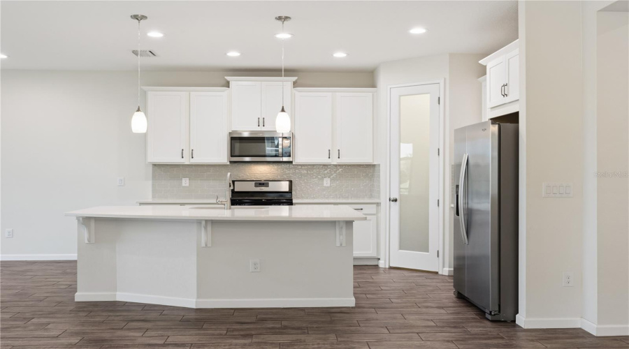 Sarasota, Florida 34238, 2 Bedroom Bedrooms, ,2 Bathroombathrooms,Residential,For Sale,Rain Song,0,Mfra4701048