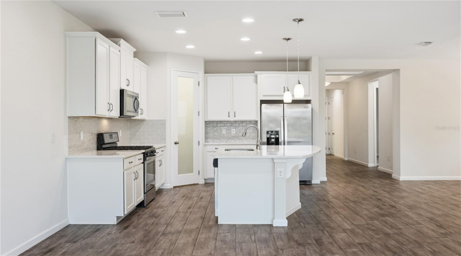 Sarasota, Florida 34238, 2 Bedroom Bedrooms, ,2 Bathroombathrooms,Residential,For Sale,Rain Song,0,Mfra4701048