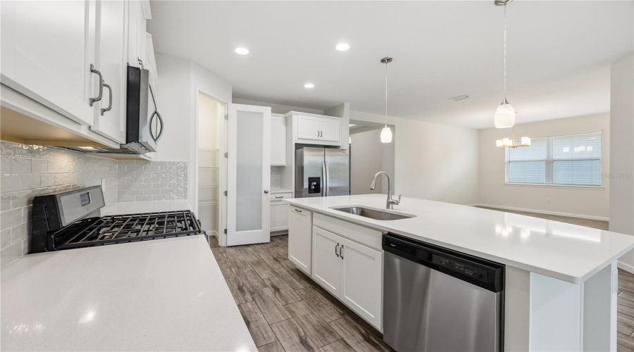 Sarasota, Florida 34238, 2 Bedroom Bedrooms, ,2 Bathroombathrooms,Residential,For Sale,Rain Song,0,Mfra4701048