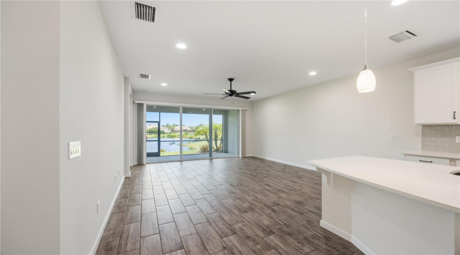 Sarasota, Florida 34238, 2 Bedroom Bedrooms, ,2 Bathroombathrooms,Residential,For Sale,Rain Song,0,Mfra4701048