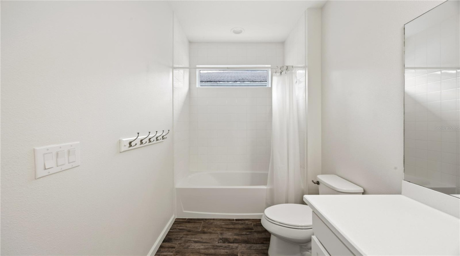 Sarasota, Florida 34238, 2 Bedroom Bedrooms, ,2 Bathroombathrooms,Residential,For Sale,Rain Song,0,Mfra4701048