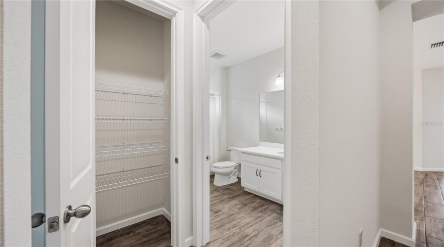 Sarasota, Florida 34238, 2 Bedroom Bedrooms, ,2 Bathroombathrooms,Residential,For Sale,Rain Song,0,Mfra4701048