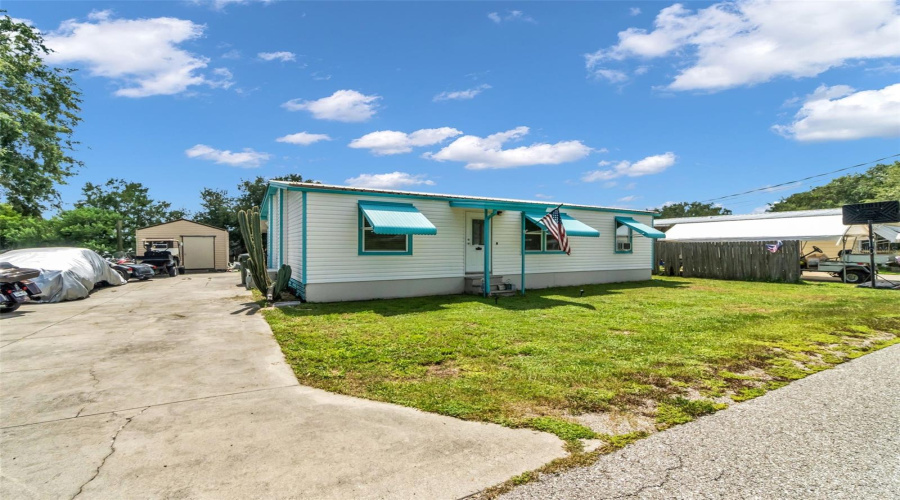 Okeechobee, Florida 34974, 3 Bedroom Bedrooms, ,2 Bathroombathrooms,Residential,For Sale,9Th,0,Mfro6434859