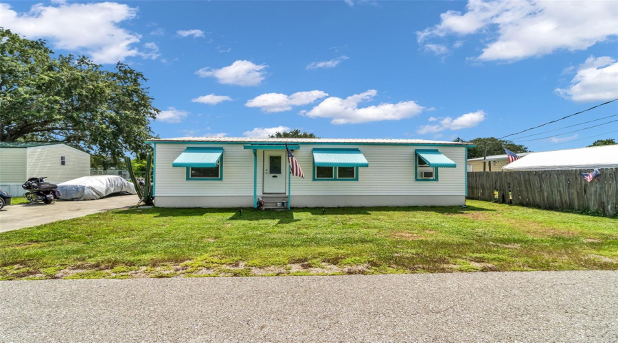 Okeechobee, Florida 34974, 3 Bedroom Bedrooms, ,2 Bathroombathrooms,Residential,For Sale,9Th,0,Mfro6434859
