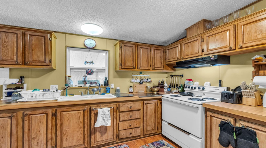 Okeechobee, Florida 34974, 3 Bedroom Bedrooms, ,2 Bathroombathrooms,Residential,For Sale,9Th,0,Mfro6434859