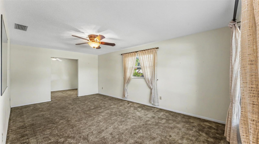 Lakeland, Florida 33813, 3 Bedroom Bedrooms, ,2 Bathroombathrooms,Residential,For Sale,Dooley,0,Mfrl4964518