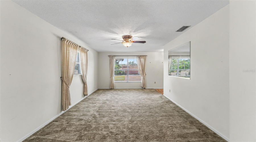 Lakeland, Florida 33813, 3 Bedroom Bedrooms, ,2 Bathroombathrooms,Residential,For Sale,Dooley,0,Mfrl4964518