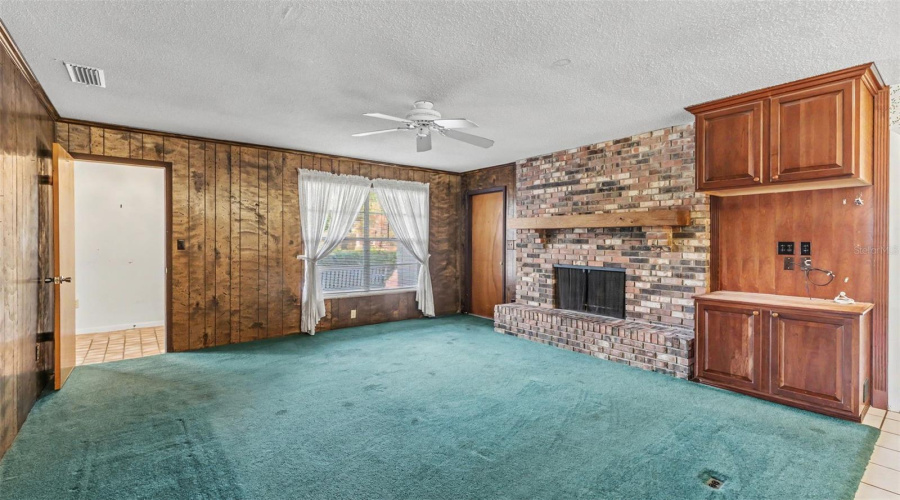 Lakeland, Florida 33813, 3 Bedroom Bedrooms, ,2 Bathroombathrooms,Residential,For Sale,Dooley,0,Mfrl4964518