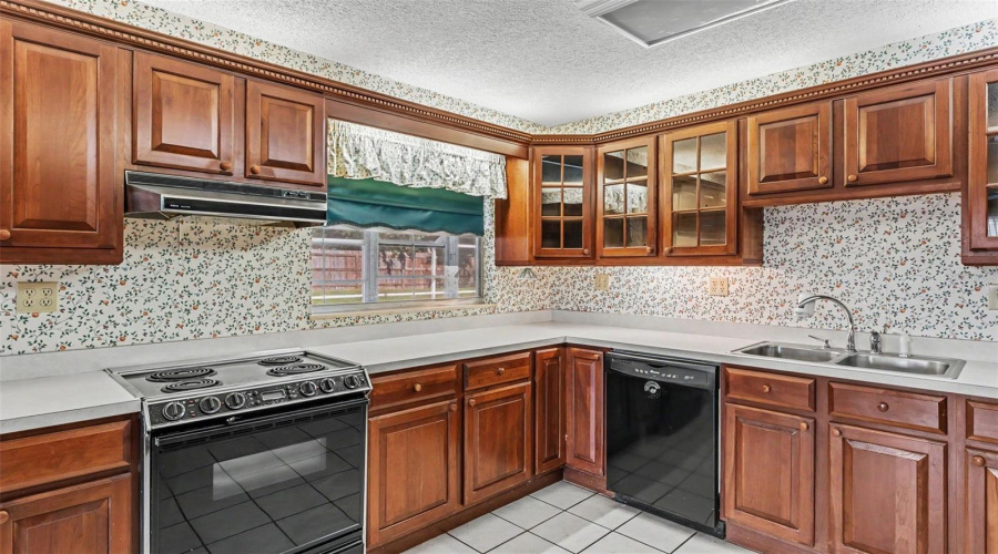 Lakeland, Florida 33813, 3 Bedroom Bedrooms, ,2 Bathroombathrooms,Residential,For Sale,Dooley,0,Mfrl4964518