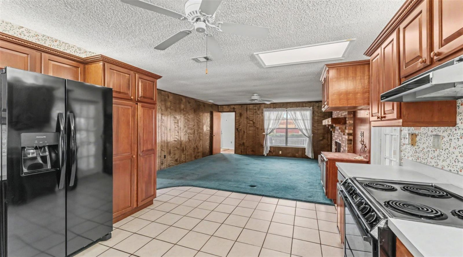 Lakeland, Florida 33813, 3 Bedroom Bedrooms, ,2 Bathroombathrooms,Residential,For Sale,Dooley,0,Mfrl4964518
