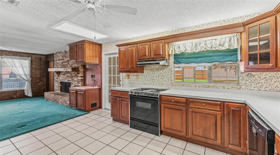 Lakeland, Florida 33813, 3 Bedroom Bedrooms, ,2 Bathroombathrooms,Residential,For Sale,Dooley,0,Mfrl4964518