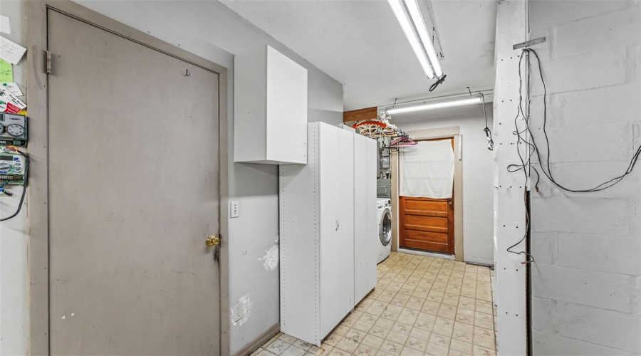Lakeland, Florida 33813, 3 Bedroom Bedrooms, ,2 Bathroombathrooms,Residential,For Sale,Dooley,0,Mfrl4964518