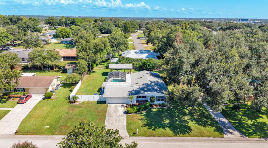 Lakeland, Florida 33813, 3 Bedroom Bedrooms, ,2 Bathroombathrooms,Residential,For Sale,Dooley,0,Mfrl4964518