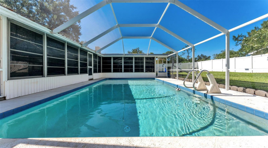 Lakeland, Florida 33813, 3 Bedroom Bedrooms, ,2 Bathroombathrooms,Residential,For Sale,Dooley,0,Mfrl4964518