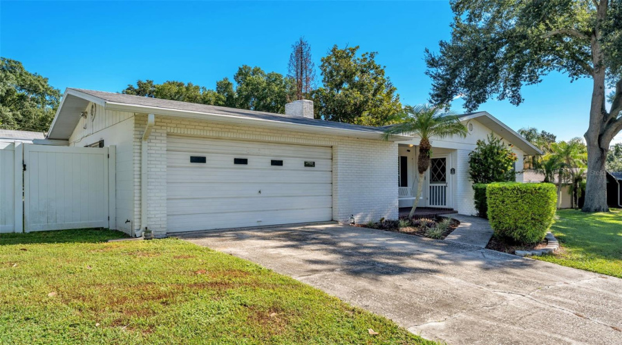 Lakeland, Florida 33813, 3 Bedroom Bedrooms, ,2 Bathroombathrooms,Residential,For Sale,Dooley,0,Mfrl4964518