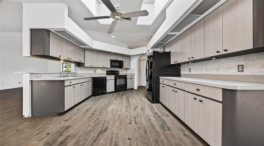 Port Charlotte, Florida 33948, 3 Bedroom Bedrooms, ,2 Bathroombathrooms,Residential,For Sale,Conmore,0,Mfrc7529901