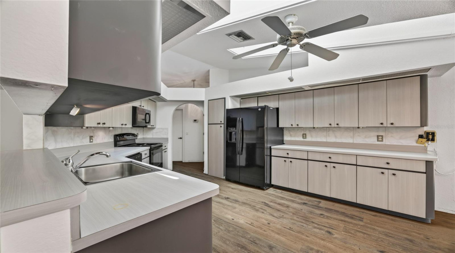 Port Charlotte, Florida 33948, 3 Bedroom Bedrooms, ,2 Bathroombathrooms,Residential,For Sale,Conmore,0,Mfrc7529901