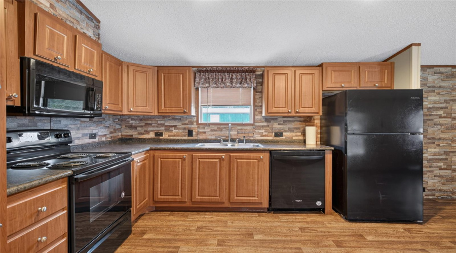 Lakeland, Florida 33803, 2 Bedroom Bedrooms, ,2 Bathroombathrooms,Residential,For Sale,Eva,0,Mfrtb8542219
