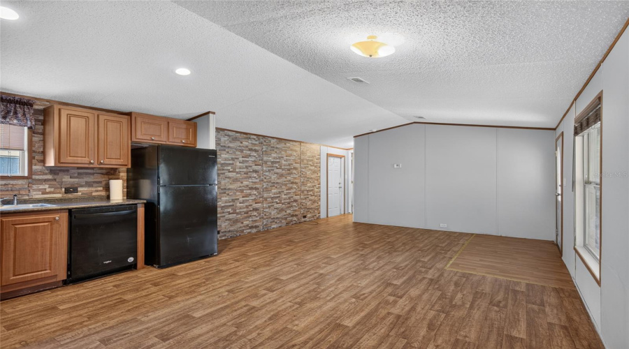 Lakeland, Florida 33803, 2 Bedroom Bedrooms, ,2 Bathroombathrooms,Residential,For Sale,Eva,0,Mfrtb8542219