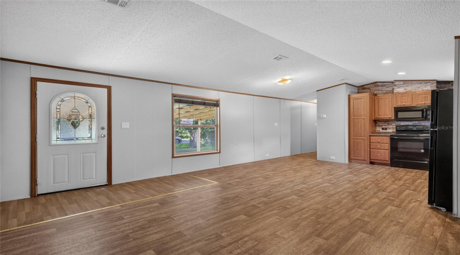 Lakeland, Florida 33803, 2 Bedroom Bedrooms, ,2 Bathroombathrooms,Residential,For Sale,Eva,0,Mfrtb8542219