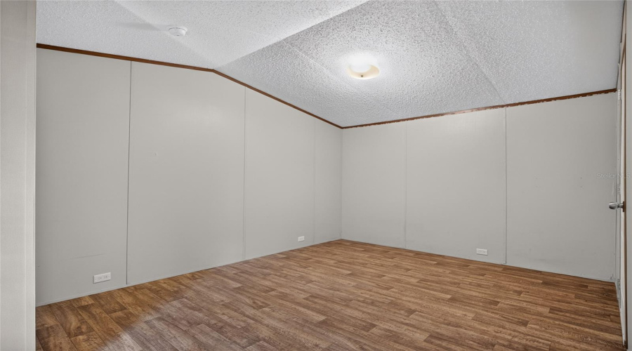 Lakeland, Florida 33803, 2 Bedroom Bedrooms, ,2 Bathroombathrooms,Residential,For Sale,Eva,0,Mfrtb8542219