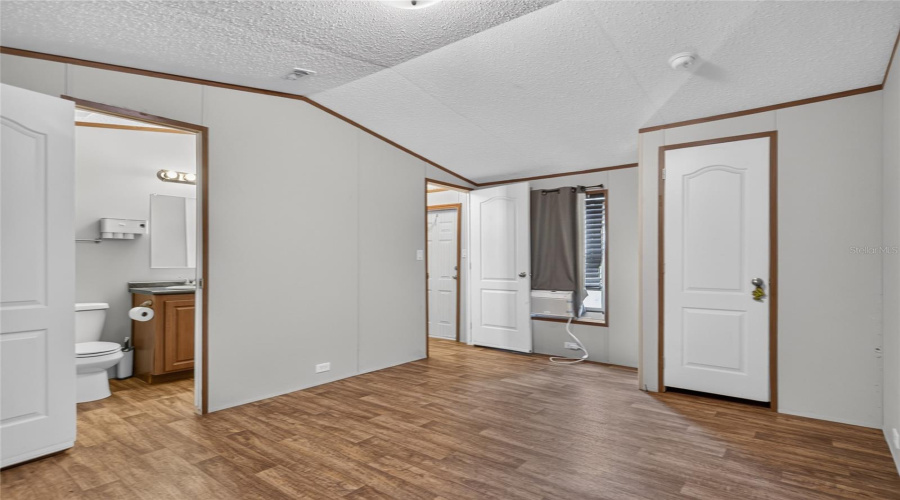 Lakeland, Florida 33803, 2 Bedroom Bedrooms, ,2 Bathroombathrooms,Residential,For Sale,Eva,0,Mfrtb8542219
