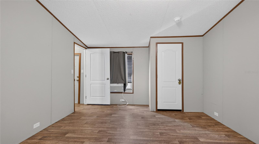 Lakeland, Florida 33803, 2 Bedroom Bedrooms, ,2 Bathroombathrooms,Residential,For Sale,Eva,0,Mfrtb8542219