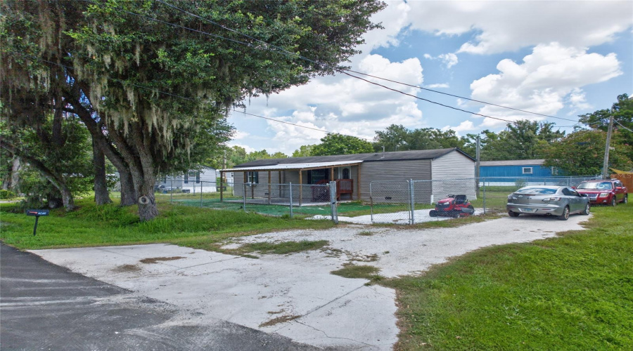 Lakeland, Florida 33803, 2 Bedroom Bedrooms, ,2 Bathroombathrooms,Residential,For Sale,Eva,0,Mfrtb8542219