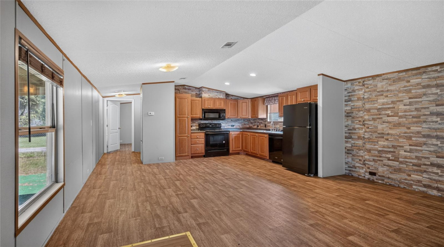 Lakeland, Florida 33803, 2 Bedroom Bedrooms, ,2 Bathroombathrooms,Residential,For Sale,Eva,0,Mfrtb8542219