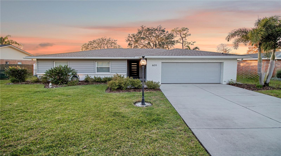 Winter Haven, Florida 33881, 3 Bedroom Bedrooms, ,2 Bathroombathrooms,Residential,For Sale,Lake Pansy,0,Mfrp4937480