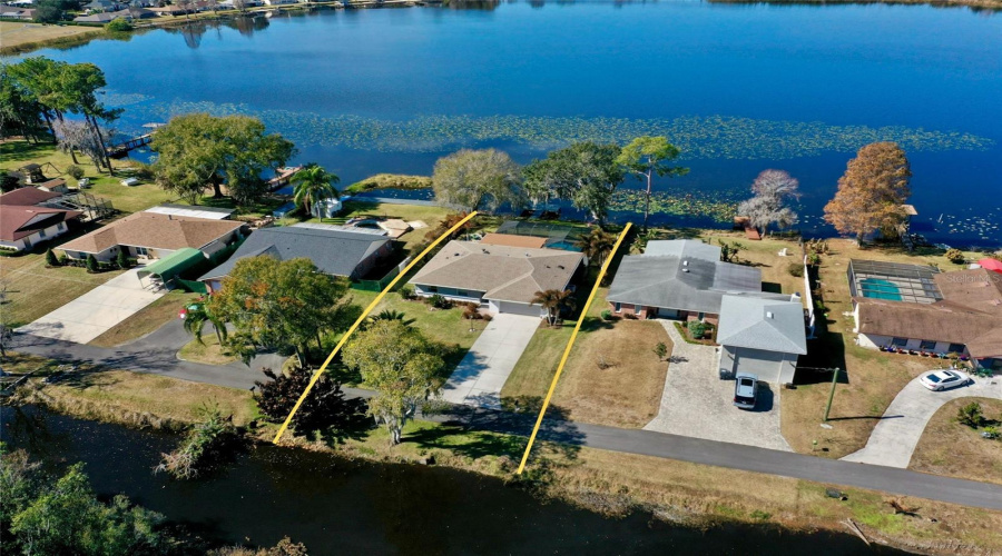 Winter Haven, Florida 33881, 3 Bedroom Bedrooms, ,2 Bathroombathrooms,Residential,For Sale,Lake Pansy,0,Mfrp4937480