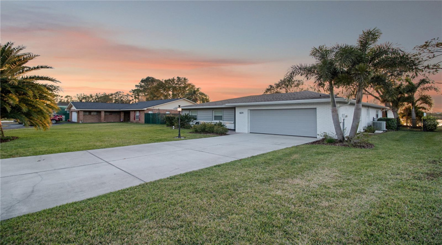 Winter Haven, Florida 33881, 3 Bedroom Bedrooms, ,2 Bathroombathrooms,Residential,For Sale,Lake Pansy,0,Mfrp4937480