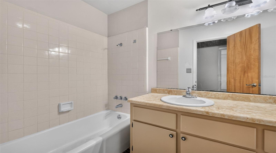 Eustis, Florida 32726, 4 Bedroom Bedrooms, ,2 Bathroombathrooms,Residential,For Sale,Hermosa,0,Mfrg5116979